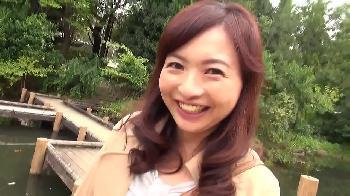 まだまだ性的欲求がたっぷりな熟女人妻が若い男とデートして股を開いて挿入撮り！巨乳フェラ素人ハメ撮りのアダルト動画